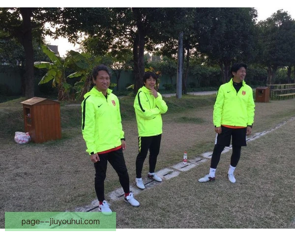 某青训教练技术特点解析，小场训练强化决策速度